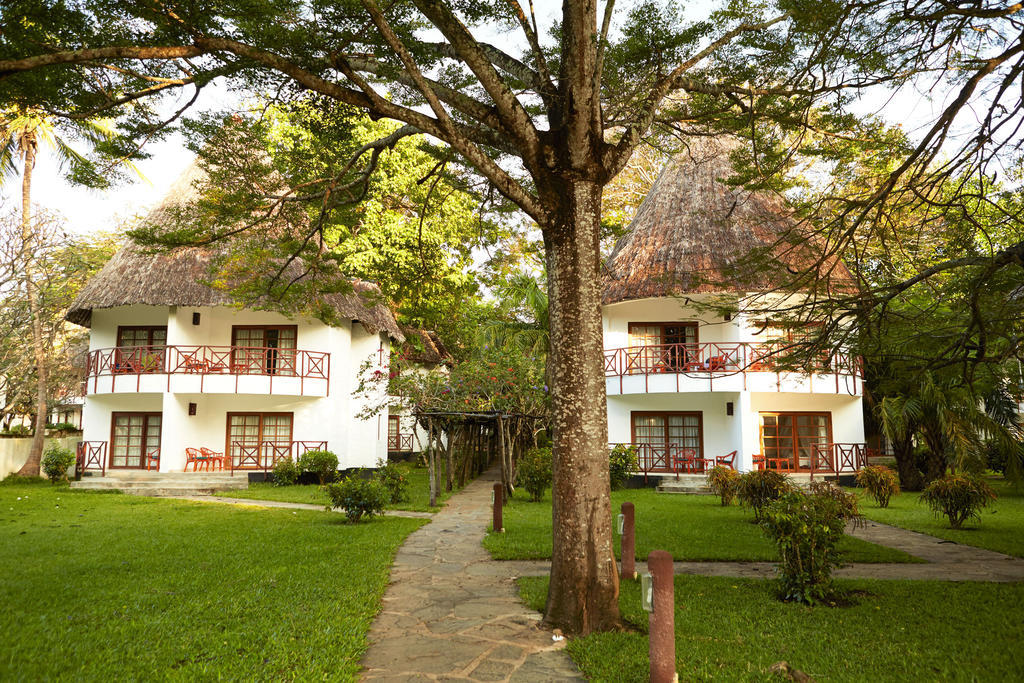 Neptune Village Beach Resort & Spa Galu Exterior foto
