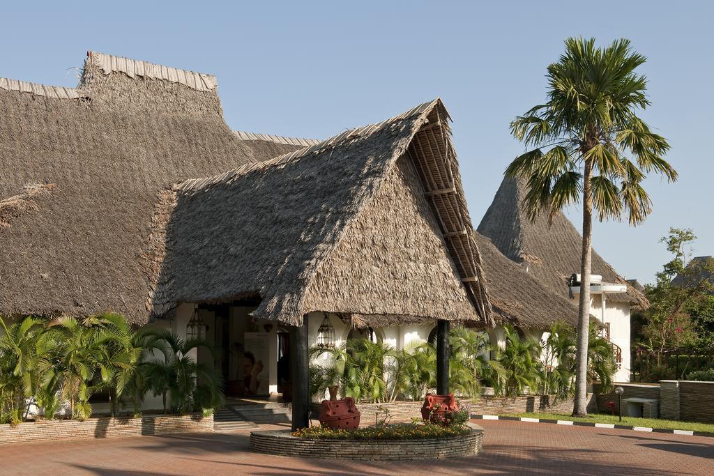 Neptune Village Beach Resort & Spa Galu Exterior foto