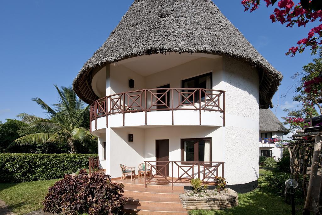 Neptune Village Beach Resort & Spa Galu Exterior foto
