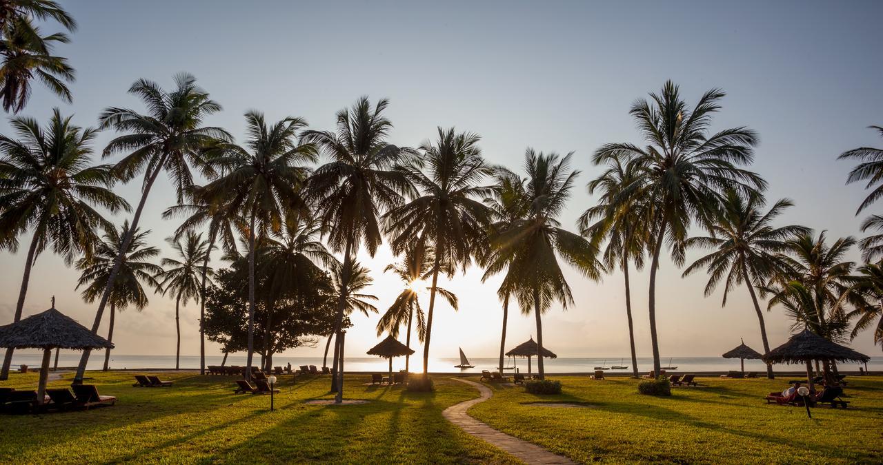 Neptune Village Beach Resort & Spa Galu Exterior foto