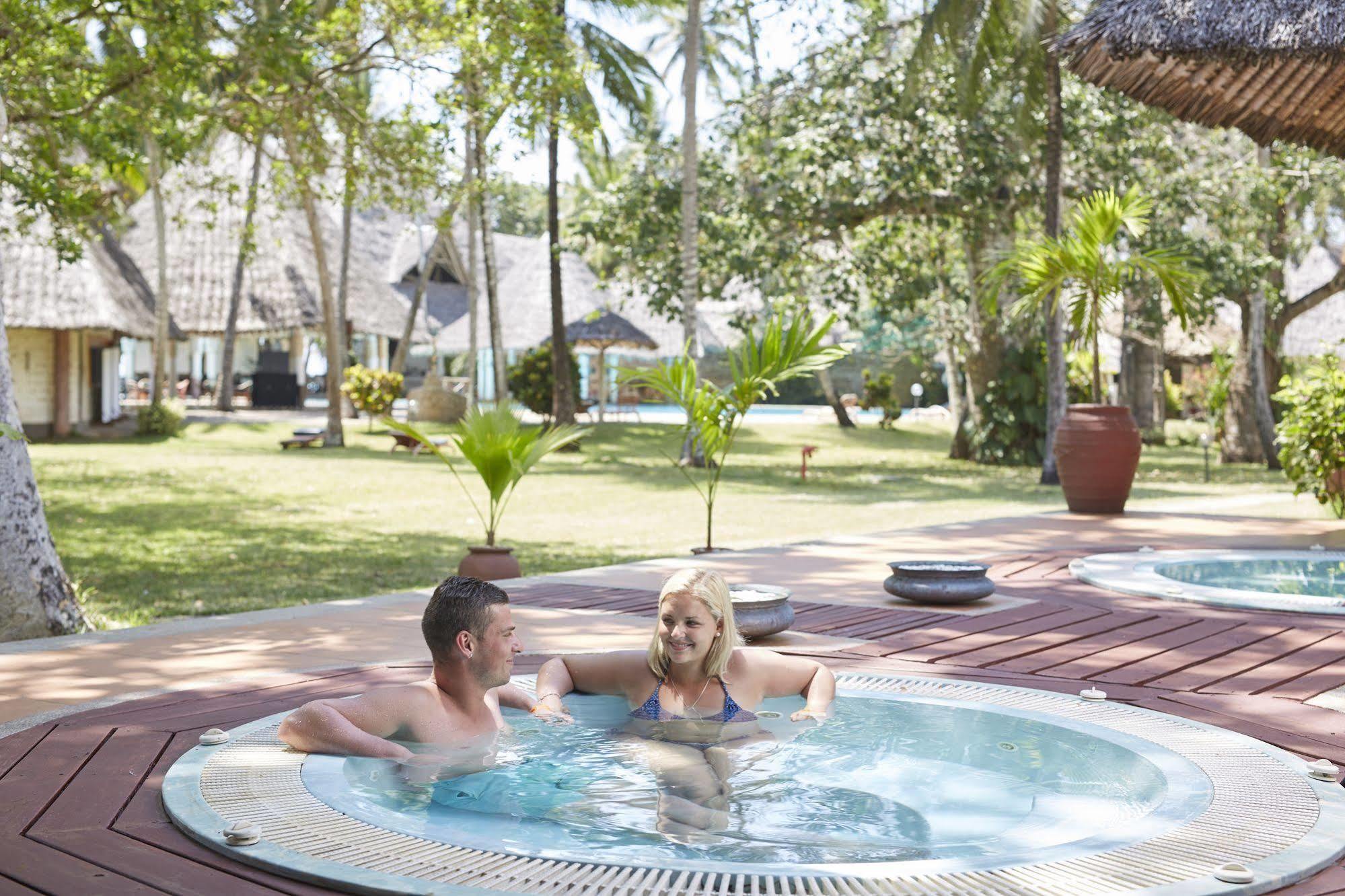 Neptune Village Beach Resort & Spa Galu Exterior foto