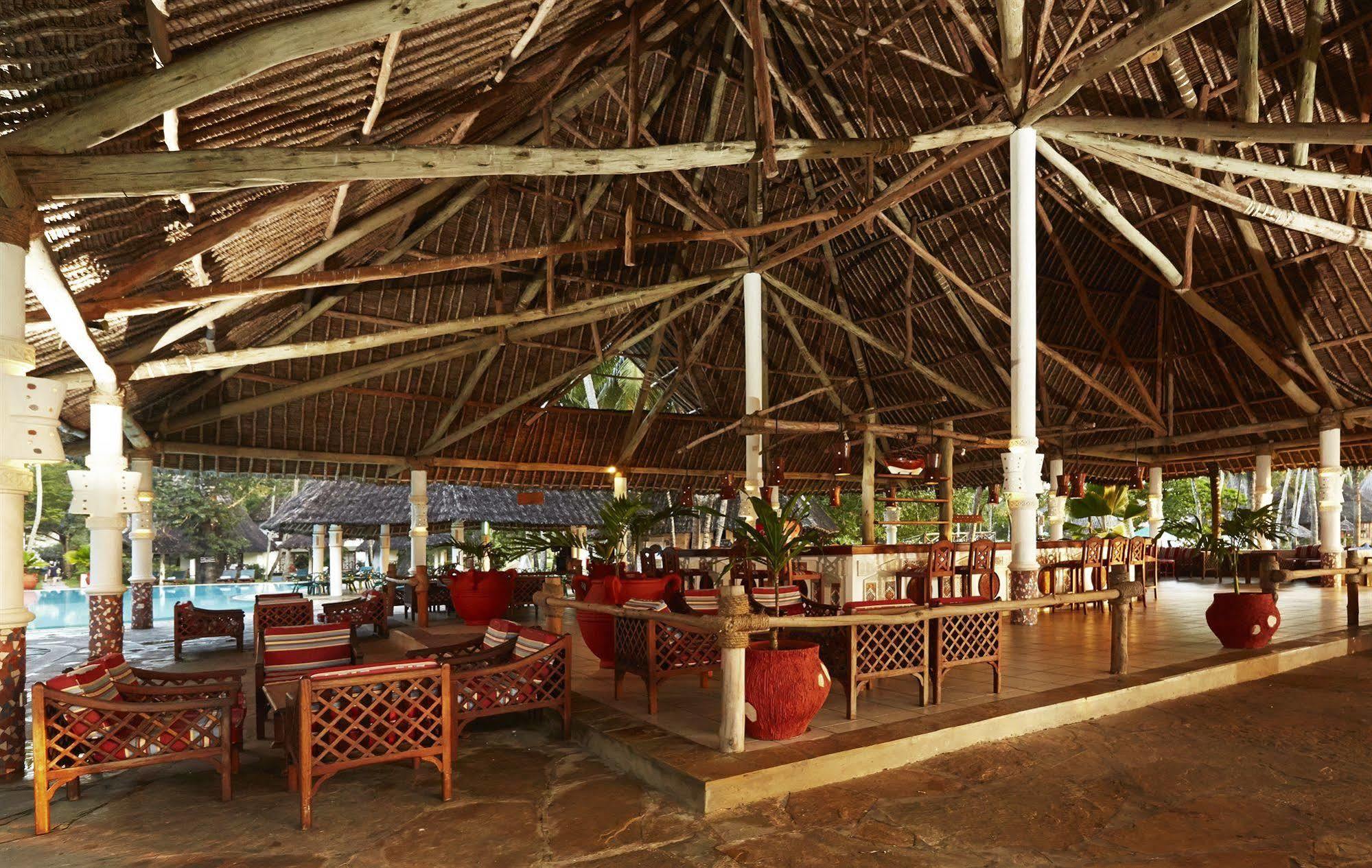 Neptune Village Beach Resort & Spa Galu Exterior foto